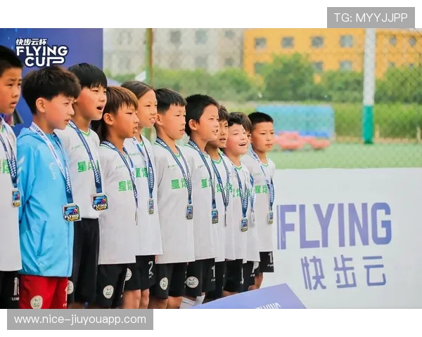 足球俱乐部在青训体系中建立心理档案做长期跟踪管理，足球俱乐部青训简介